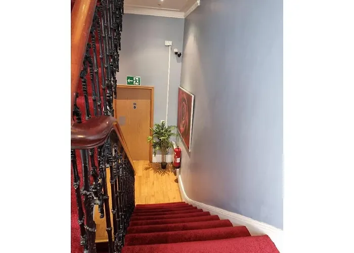 Fb4-Spacious Basement Studio Near Hyde Park