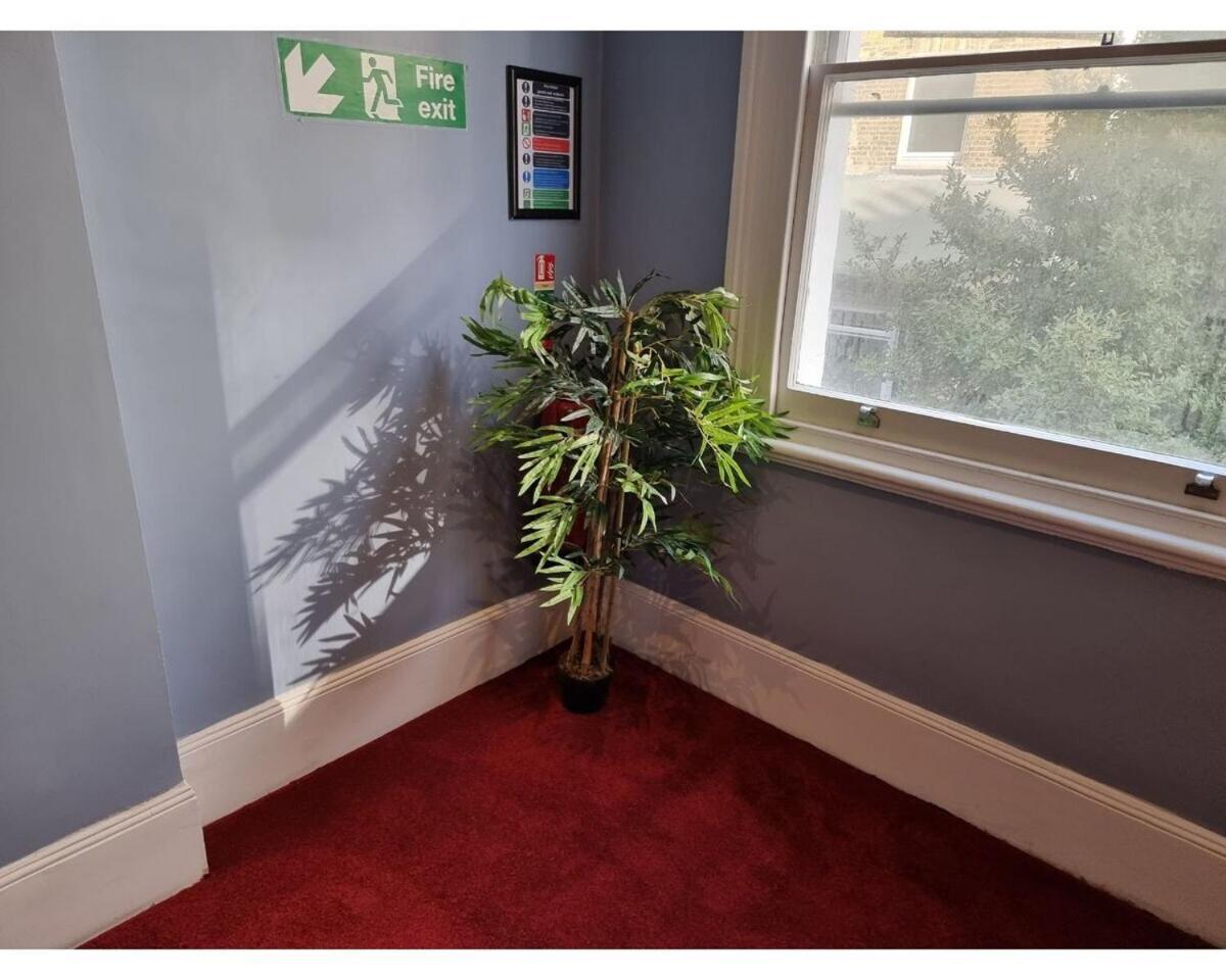 Fb4-spacious Basement Near Hyde Park * London